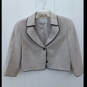 TAHARI Arthur S. Levine Blazer EUC Ivory Size: 12